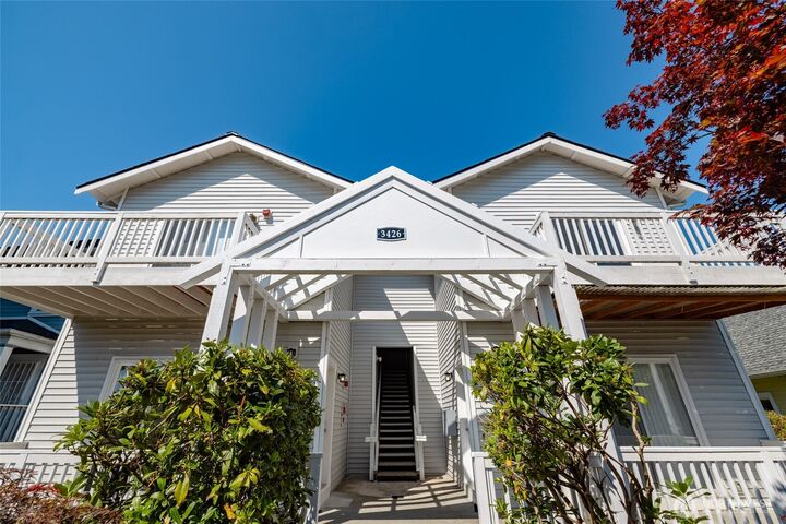 Property Photo: 3426 Oakes Avenue WA 98201