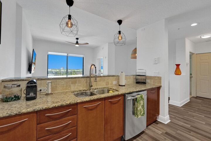 Property Photo:  511 Lucerne Avenue 613  FL 33460 