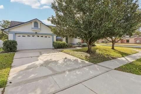 Property Photo: 2367 Bagdad Avenue FL 32833