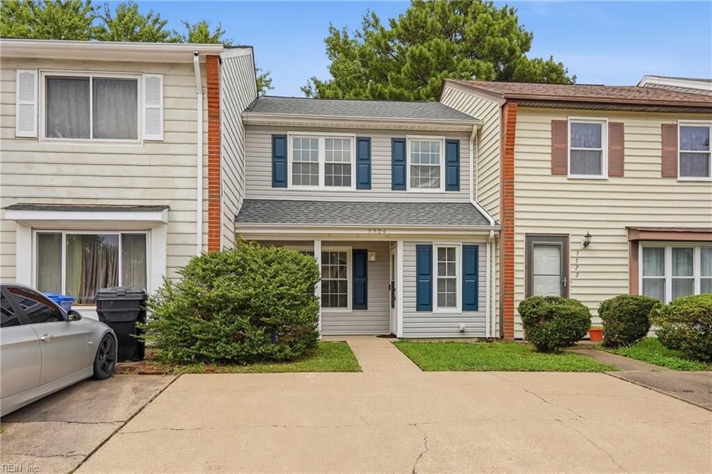 Property Photo: 5324 Grand Lake Cres VA 23462