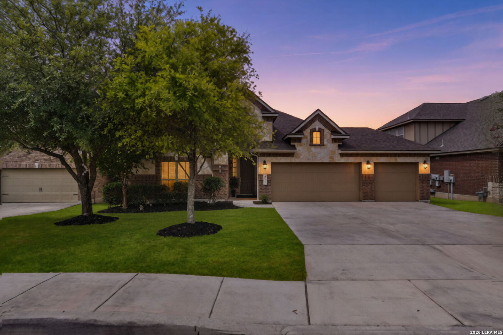 Property Photo: 10612 Foxen Way TX 78023