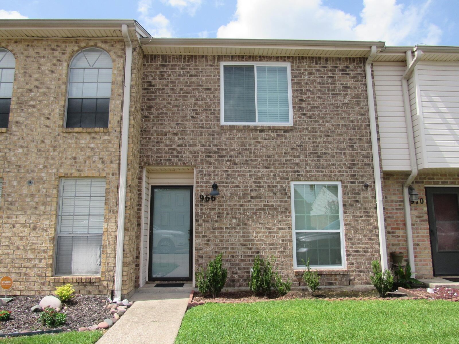 Property Photo:  966 Sunmeadow  TX 77706 