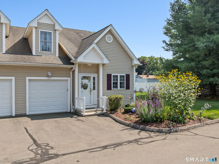 Property Photo:  500 Elm Street 14-5  CT 06473 