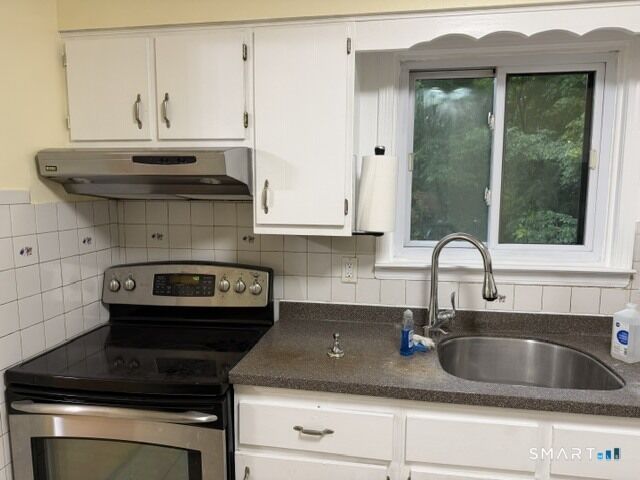 Property Photo: 108 Homestead Lane 108 CT 06804