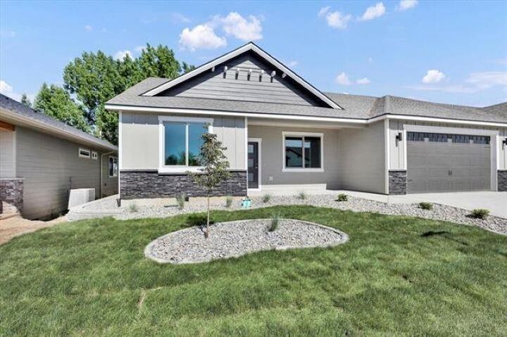 Property Photo:  1109 -15 N Country Club Dr Unit 15  WA 99006 
