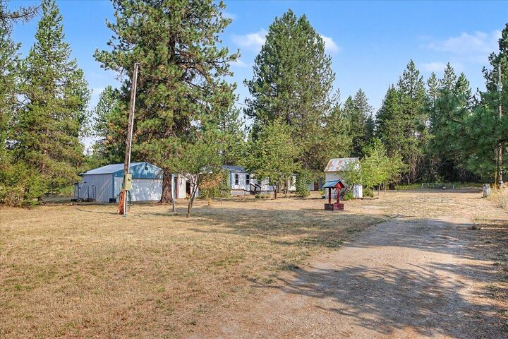 Property Photo: 5101 E Elk To Highway Rd WA 99009