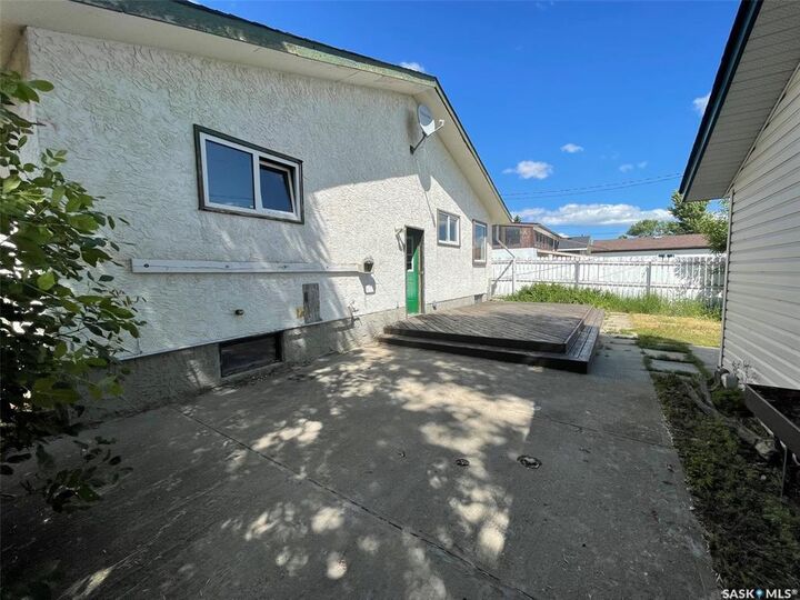 Property Photo:  1331 Spadina Street W  SK S6H 7G6 
