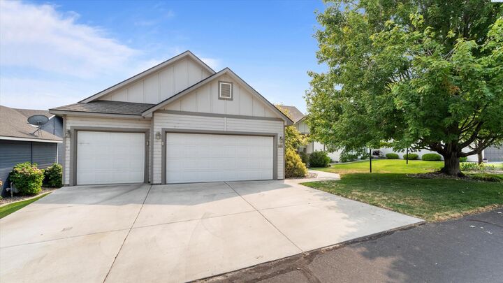 Property Photo:  146 Henley Dr  WA 99301 