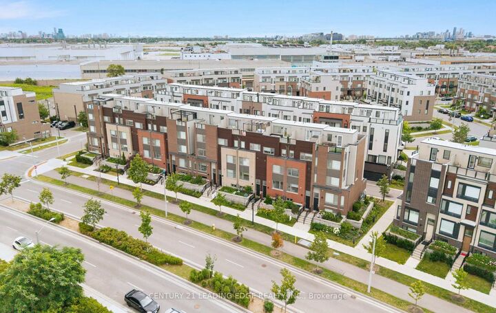 Property Photo:  265 Downsview Park Boulevard  ON M3K 0B6 