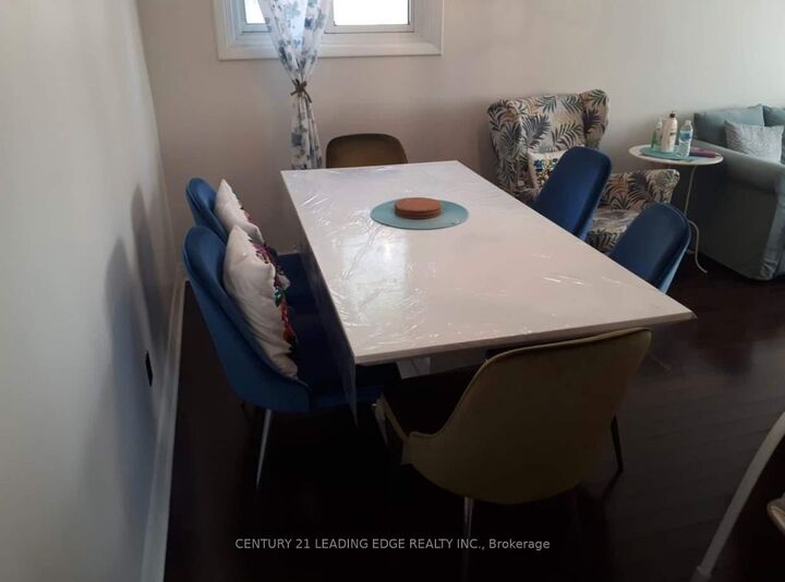 Property Photo:  11 White Abbey Park Main Fl  ON M1R 4R3 