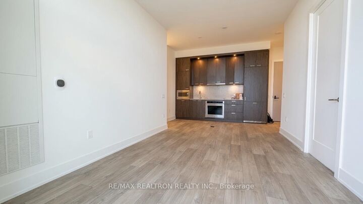 Property Photo:  858 Dupont Street Ph 35  ON M6G 0C1 