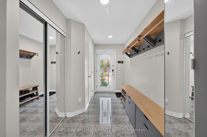 Property Photo:  121 West Village Private  ON K1Z 1C9 