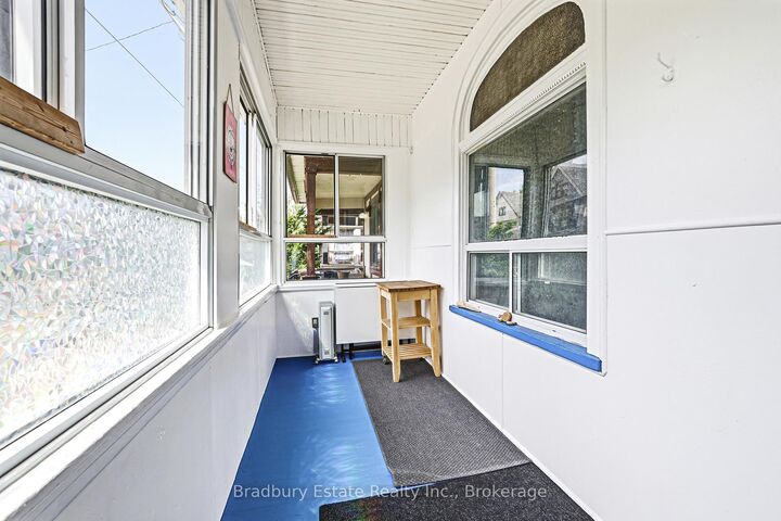 Property Photo:  43 Harvey Street  ON L8L 2L9 