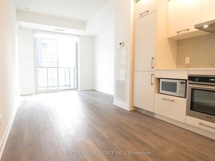 Property Photo:  87 Peter Street 2416  ON M5V 2G4 