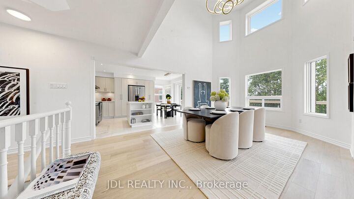 Property Photo:  36 Chartwell Crescent  ON L4P 3N8 