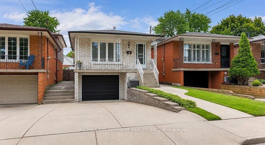Property Photo:  229 East 8th Street  ON L9A 3L7 
