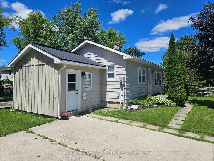 Property Photo: 383 Wellington Street E ON N0G 2L2