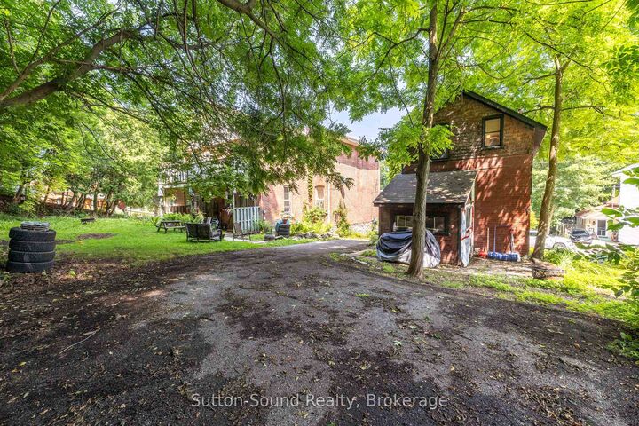 Property Photo:  790 3rd Ave A Avenue W  ON N4K 4P3 