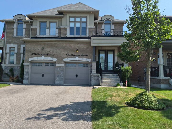 Property Photo: 610 Sweetwater Crescent ON L3X 0H5
