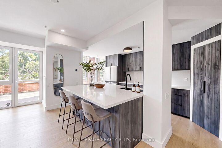 Property Photo:  60 Old Mill Road Glb1  ON L6J 7V9 