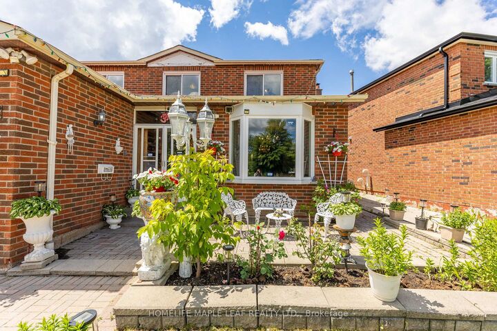 Property Photo: 80 Whistling Hills Drive ON M1V 2B7