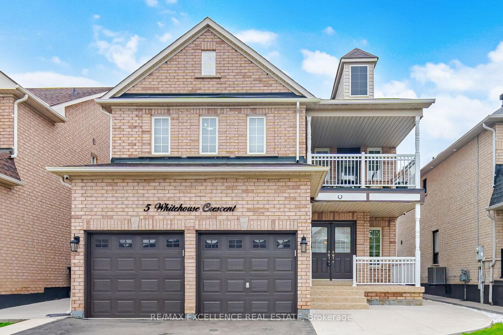 Property Photo: 5 Whitehouse Crescent ON L6P 1M3