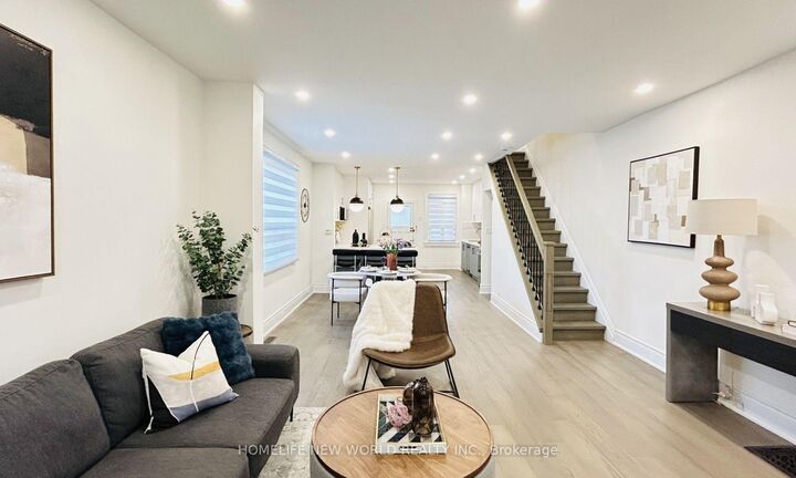 Property Photo:  509 Dupont Street  ON M6G 1Y6 