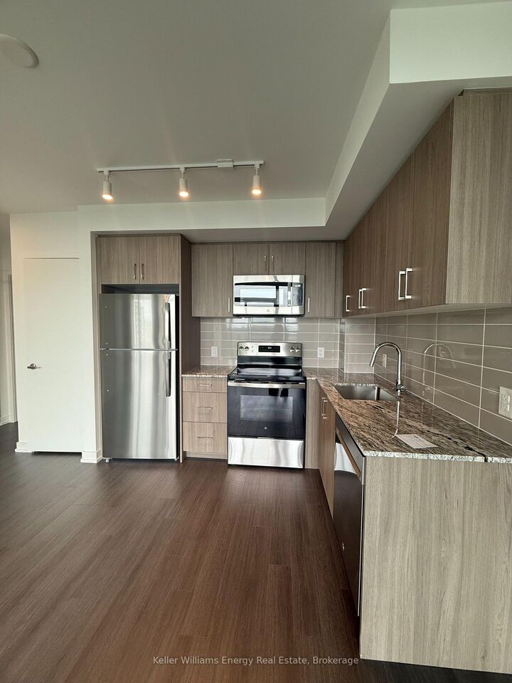 Property Photo:  4010 Eglinton Avenue W 803  ON M9A 4M2 