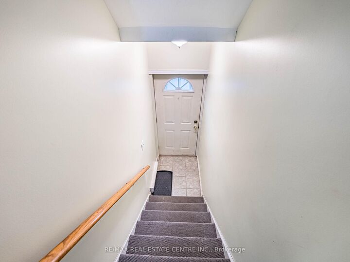 Property Photo:  49 Rhonda Road 121  ON N1H 7A4 