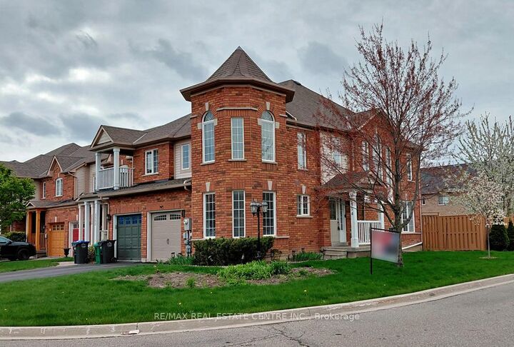 Property Photo:  5554 Linwell Place  ON L5M 6L7 