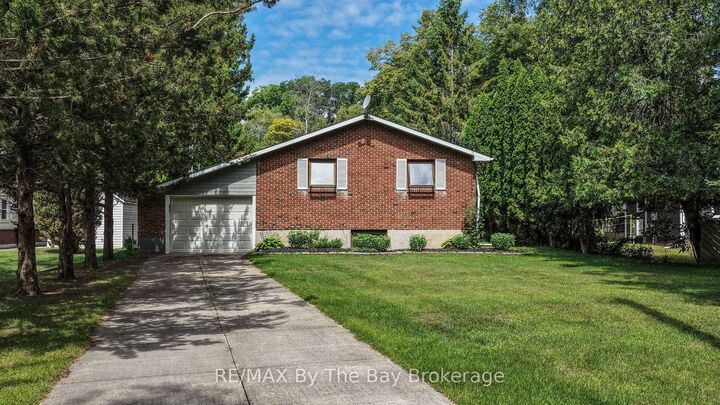 Property Photo: 116 Stroud Crescent ON L9Z 2T4