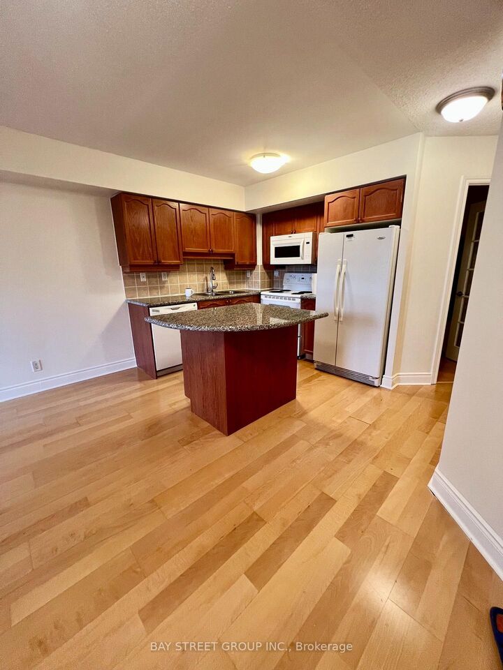 Property Photo:  78 Harrison Garden Boulevard 914  ON M2N 7E2 