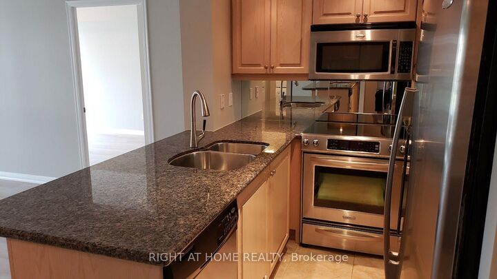 Property Photo: 900 Mount Pleasant Road 327 ON M4P 3J9
