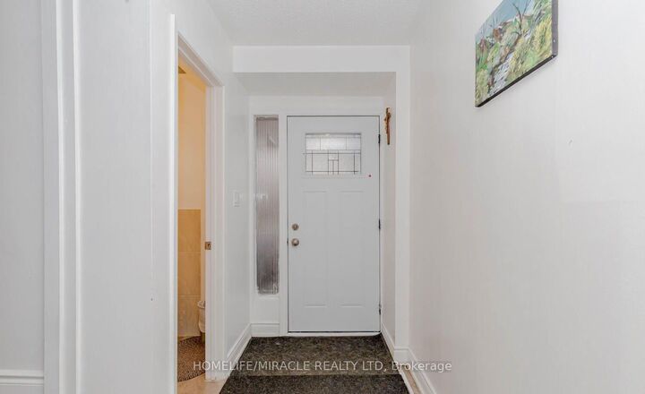 Property Photo:  7500 Goreway Drive 56  ON L4T 3C7 