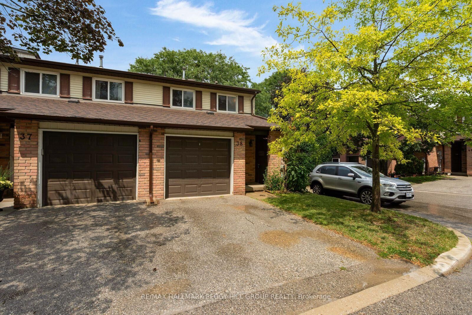 Property Photo:  52 Adelaide Street 38  ON L4N 3T5 
