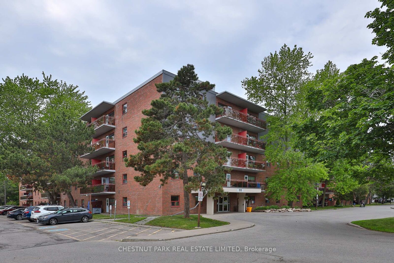 Property Photo:  888 Glen Street 503  ON L1J 5Z4 