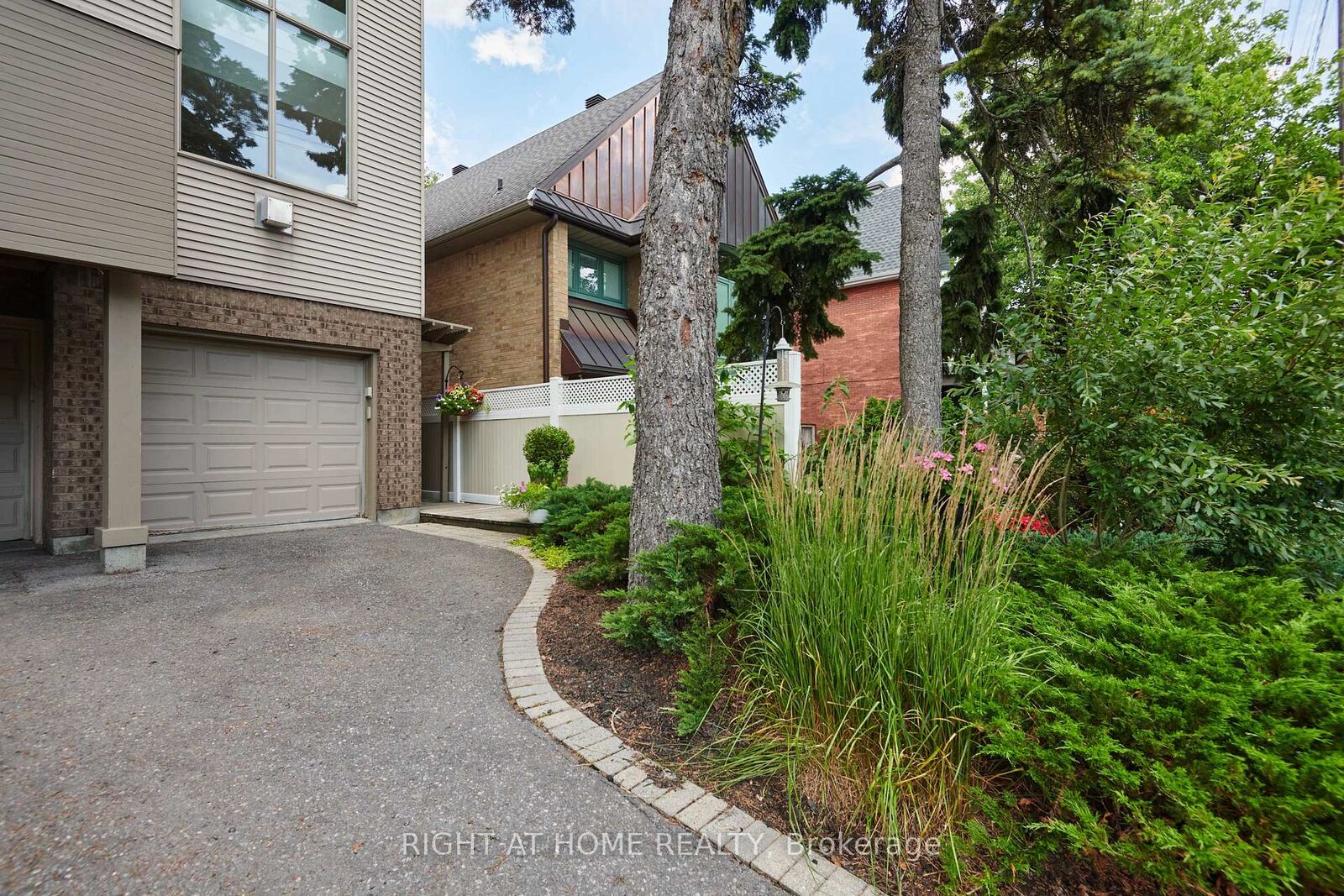 Property Photo: 239A Sunnyside Avenue ON K1S 0R4