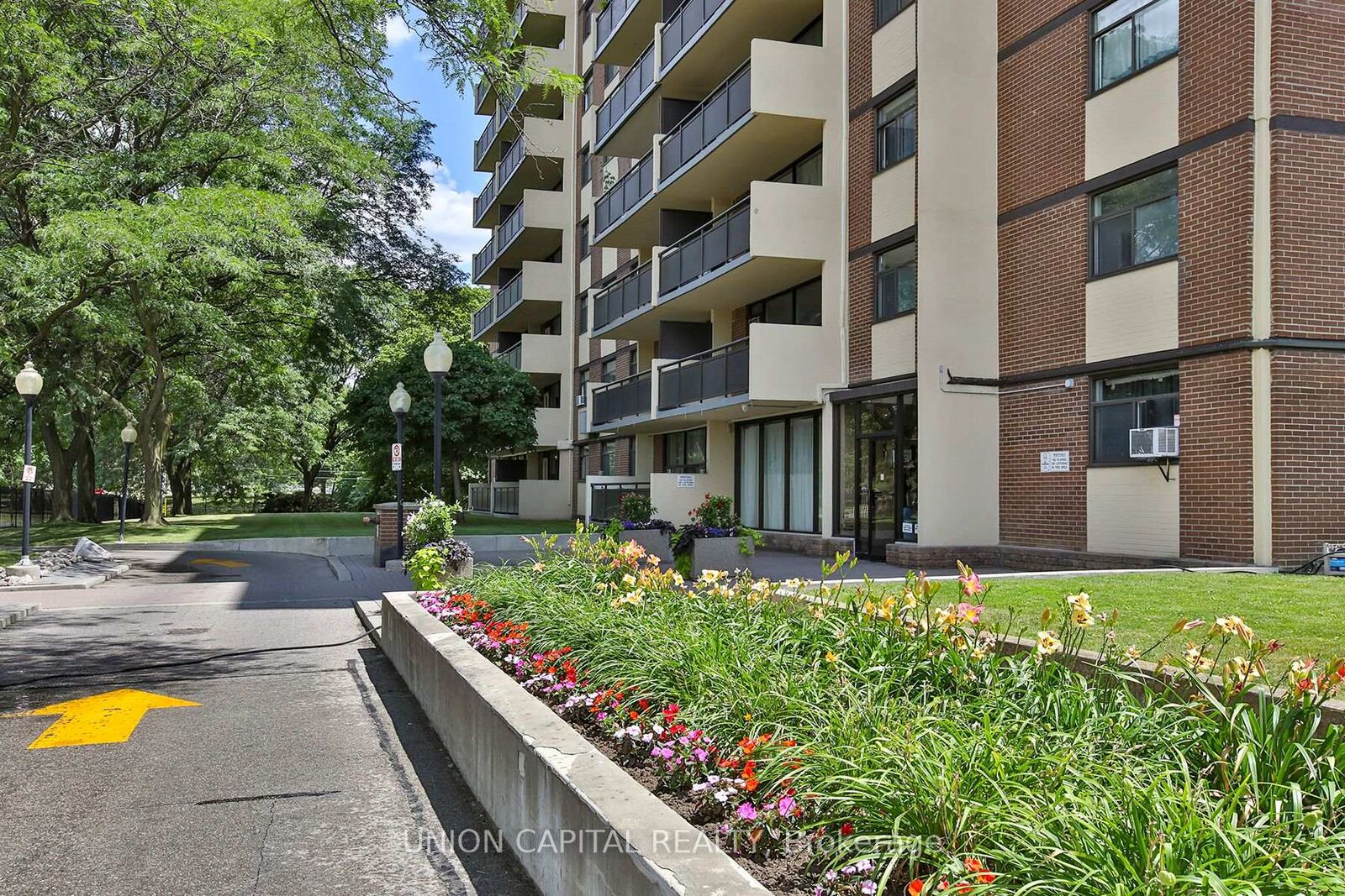 Property Photo:  5 Frith Road 711  ON M3N 2L5 