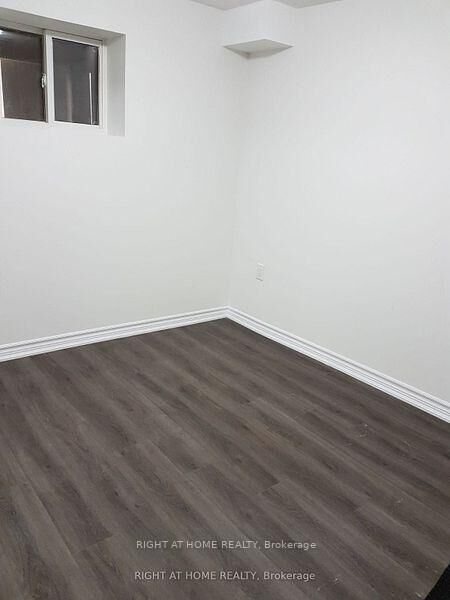 Property Photo: 572 Murray Meadows Place - Lower, ON L9T 8L8