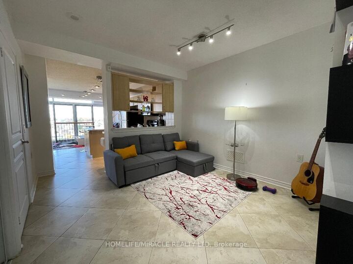 Property Photo:  200 Burnhamthorpe Road E 1202  ON L5A 4L4 