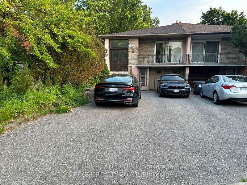 Property Photo:  6 Harrington Crescent  ON M2M 2Y5 