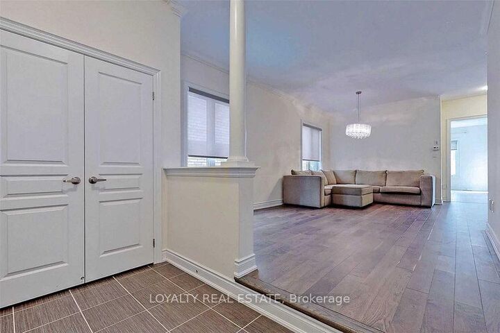 Property Photo: 11 Mayapple Lane ON L4E 1B8