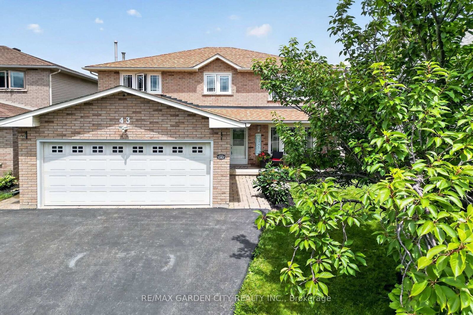 Property Photo:  43 Bonaparte Way  ON L9B 2E1 