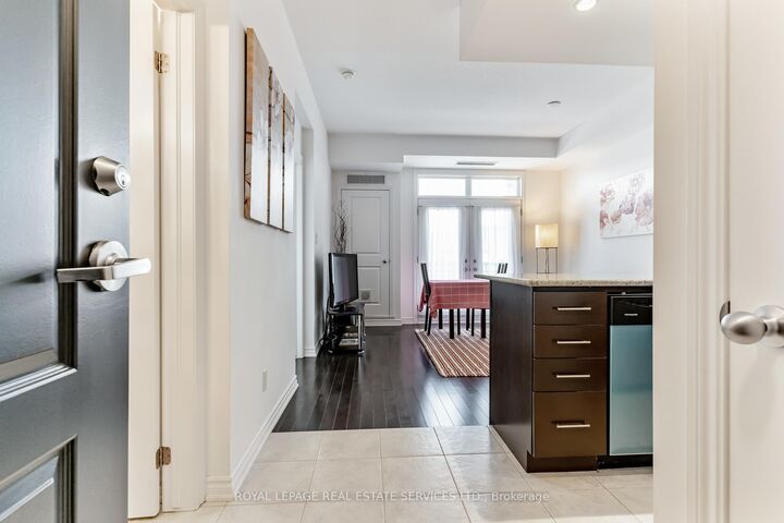 Property Photo:  5327 Upper Middle Road 404  ON L7L 0E9 