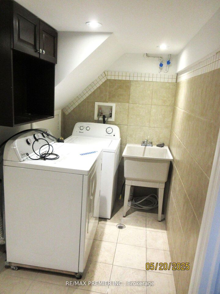 Property Photo: 100 Snowood Court ON M3N 1E8