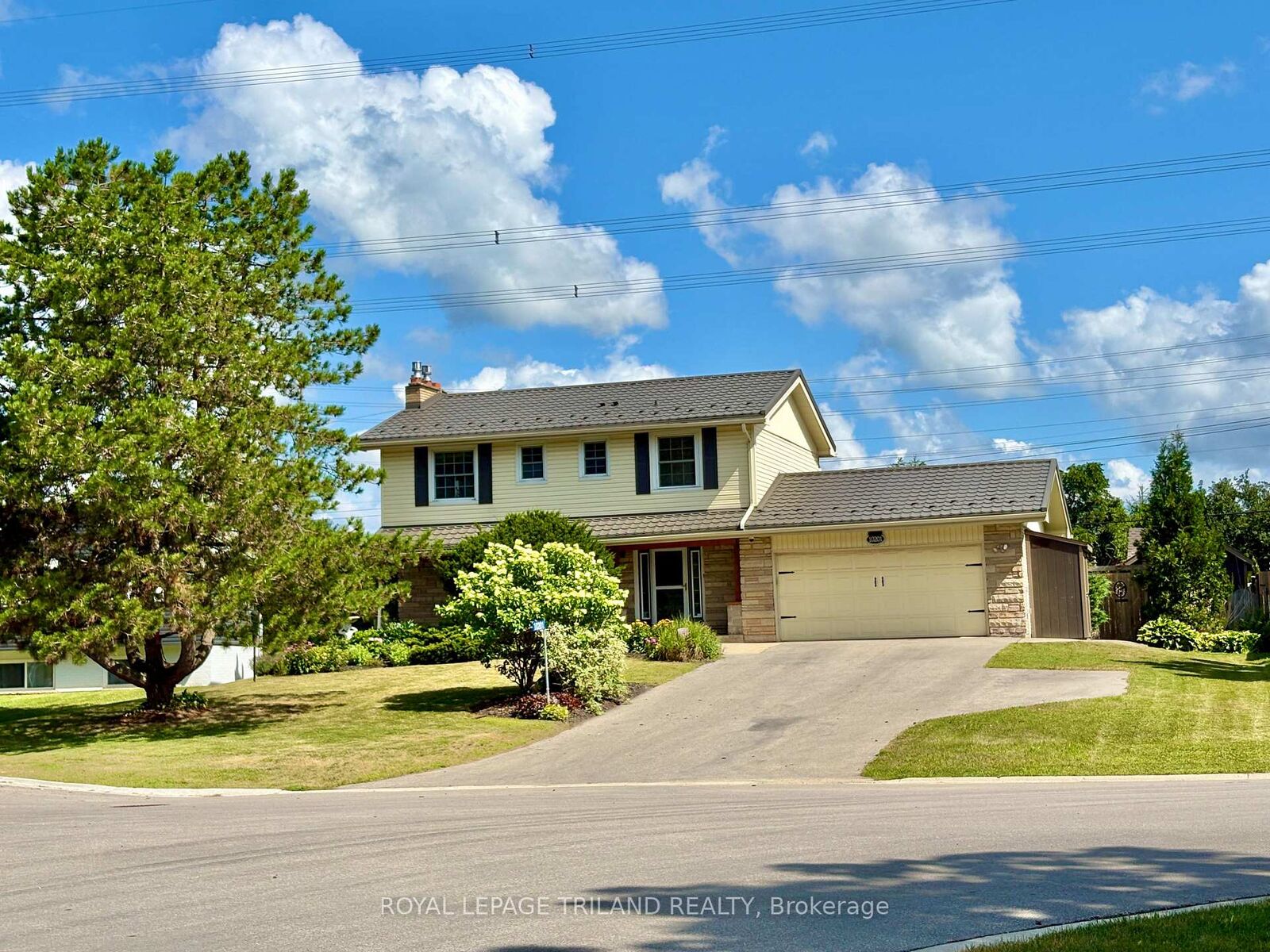 Property Photo:  10201 Lynhurst Park Drive  ON N5P 2E5 