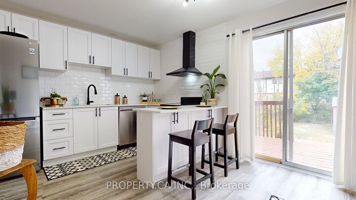 Property Photo:  610 George Street N 5  ON K9H 3S6 