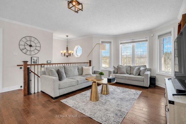 Property Photo:  92 Sandringham Drive  ON L4M 7J5 