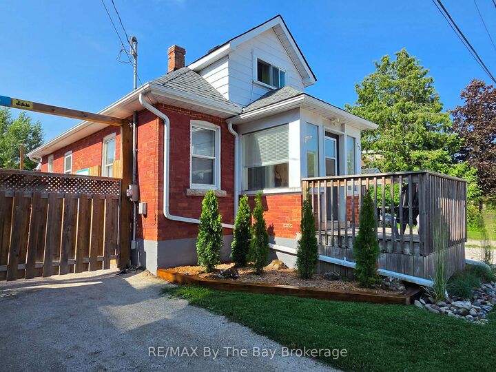 Property Photo:  52 Berry Street  ON N4L 1V3 