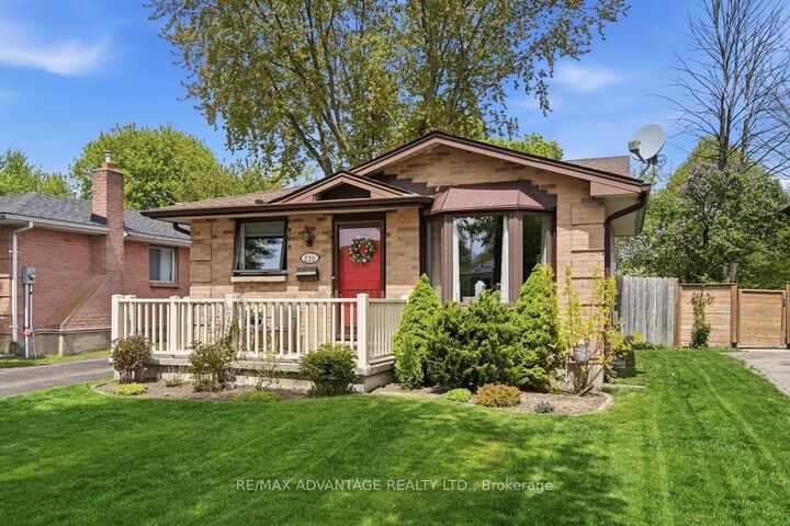 Property Photo:  223 Ardsley Crescent  ON N6G 3W6 